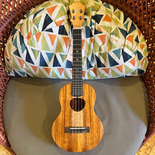 Load image into Gallery viewer, KoAloha KTM-10 Tenor Ukulele #2606223
