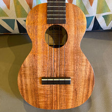 Load image into Gallery viewer, Kamaka HF-2 Concert Ukulele #250808
