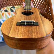Load image into Gallery viewer, KoAloha KCM-10 Concert Ukulele #2601311
