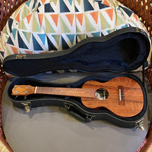 Load image into Gallery viewer, Ana'ole AC CURLY KOA Concert Ukulele #27981225
