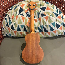Load image into Gallery viewer, KoAloha KCM-10 Concert Ukulele #2607235
