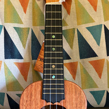 Load image into Gallery viewer, KoAloha KSM-10 Soprano Ukulele #2607233
