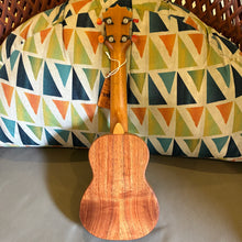 Load image into Gallery viewer, KoAloha KSM-10 Soprano Ukulele #2607232
