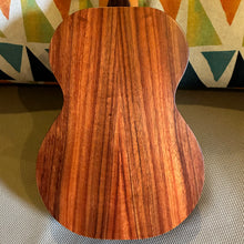 Load image into Gallery viewer, Kamaka HF-1 Soprano Ukulele #260325
