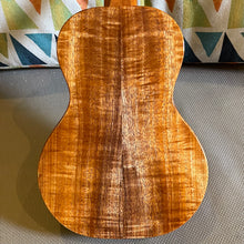 Load image into Gallery viewer, KoAloha KCM-00 Concert Ukulele #2602101
