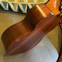 Load image into Gallery viewer, Kamaka HF-1 Soprano Ukulele #260325
