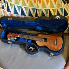 Load image into Gallery viewer, Kamaka HF-1 Soprano Ukulele #260325
