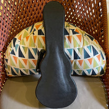 Load image into Gallery viewer, KoAloha KCM-00 Concert Ukulele #2602101
