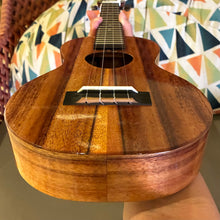 Load image into Gallery viewer, KoAloha KCM-00 Concert Ukulele #2607012
