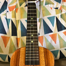 Load image into Gallery viewer, KoAloha KCM-00 Concert Ukulele #2607012
