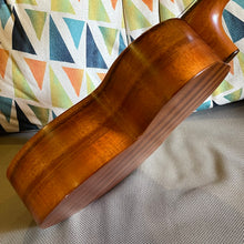 Load image into Gallery viewer, Kamaka HF-3 Tenor Ukulele #250794
