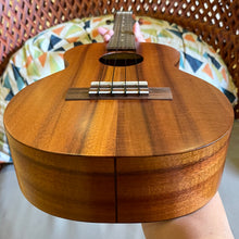 Load image into Gallery viewer, Kamaka HF-3 Tenor Ukulele #250794
