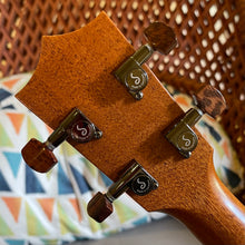 Load image into Gallery viewer, Kamaka HF-3 Tenor Ukulele #250794
