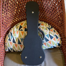 Load image into Gallery viewer, Kamaka HF-3 Tenor Ukulele #250794
