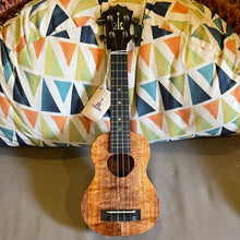 Load image into Gallery viewer, KoAloha KSM-00 Soprano Ukulele #2602241
