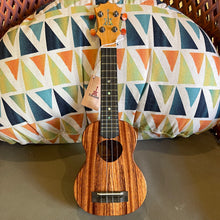 Load image into Gallery viewer, KoAloha KSM-10 Soprano Ukulele #2603191

