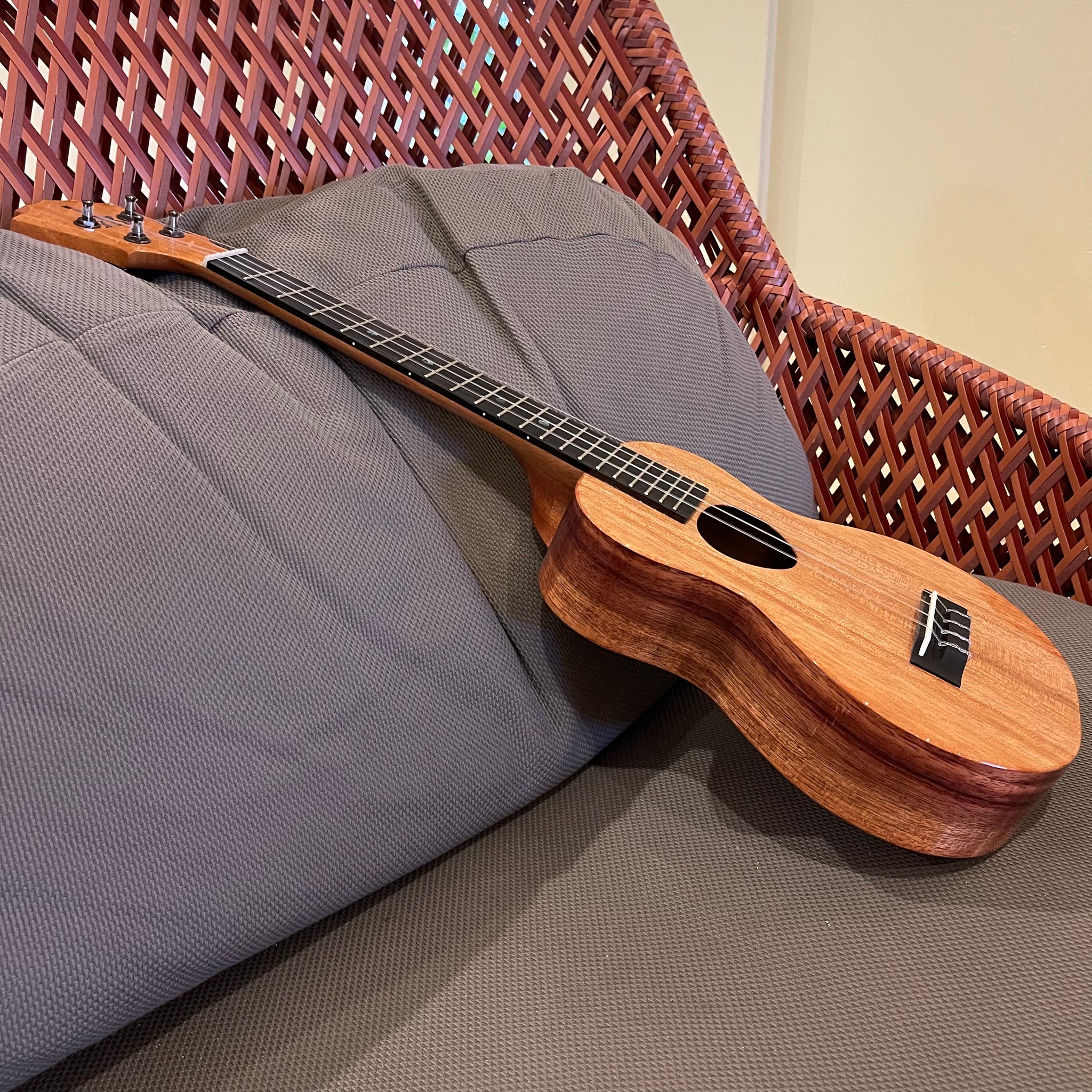 ウクレレanuenue Papa Mahogany I Long Neck（KoAloha KCM-02