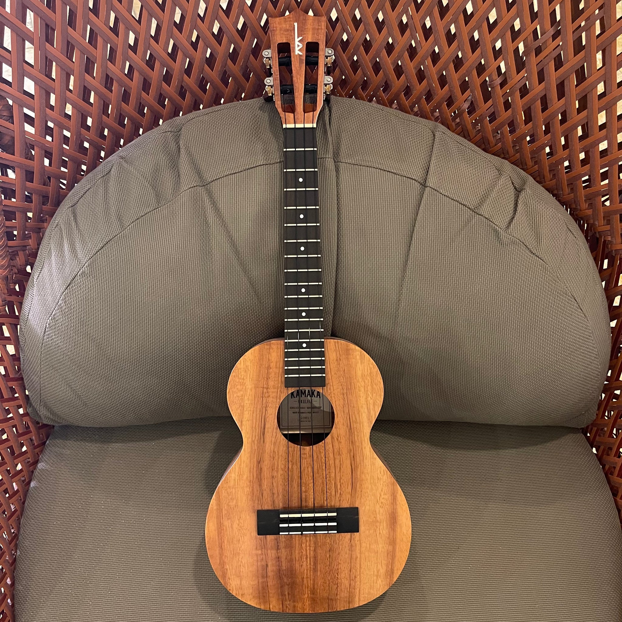 Kamaka HF-3i Emop Slotted-head Ebony Fretboard Tenor Ukulele 