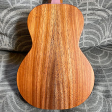 Load image into Gallery viewer, KoAloha KCM-10 Concert Ukulele #2406074
