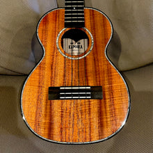 Load image into Gallery viewer, Kamaka HF-3D2I Tenor Ukulele Deluxe2 Slotted Head #240404
