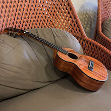 Load image into Gallery viewer, Kamaka HF-3D2I Tenor Ukulele Deluxe2 Slotted Head #240404
