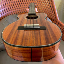 Load image into Gallery viewer, Kamaka HF-3D2I Tenor Ukulele Deluxe2 Slotted Head #240404
