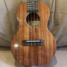 Load image into Gallery viewer, Windward C-K-2-G Gloss Finish Concert Ukulele #72401
