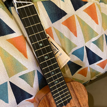 Load image into Gallery viewer, KoAloha KCM-10RP Concert Ukulele #2408281
