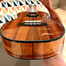 Load image into Gallery viewer, Kamaka HF-3D4i Jake Blue Deluxe Tenor Ukulele #240289
