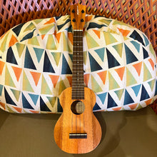 Load image into Gallery viewer, Kamaka HF-1L Soprano Long Neck Ukulele #231721
