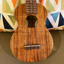 Load image into Gallery viewer, Kamaka HF-1 Soprano Ukulele #240643
