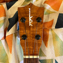 Load image into Gallery viewer, Kamaka HF-1 Soprano Ukulele #240643
