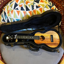 Load image into Gallery viewer, KoAloha KCNP-00 Concert Ukulele Naupaka #2506063
