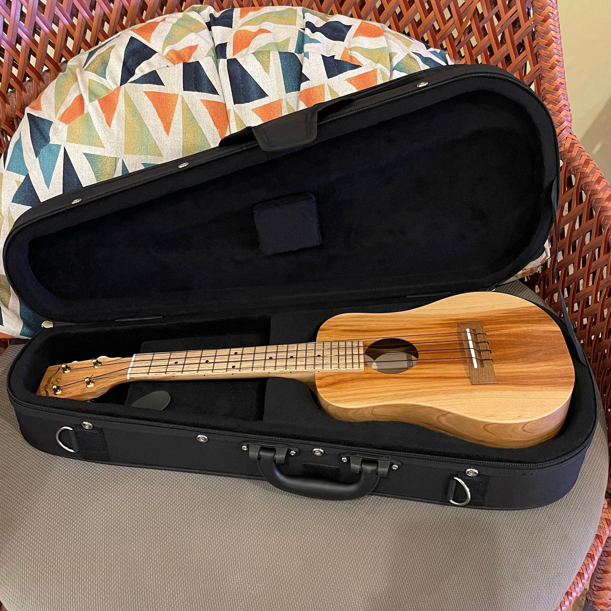 Zephyr CK-Yamazakura Concert Ukulele Bell Shape Japanese Wild Zephyr CK-Yamazakura Concert Ukulele Bell Shape Japanese Wild