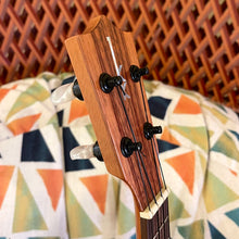 Load image into Gallery viewer, Kamaka HF-1 Soprano Ukulele #231654
