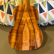 Load image into Gallery viewer, Kanileʻa DK T Premium Tenor Ukulele #0924-28630
