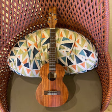 Load image into Gallery viewer, Kamaka HF-35 5-String Tenor Ukulele #240894
