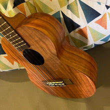 Load image into Gallery viewer, Kamaka HF-35 5-String Tenor Ukulele #240894
