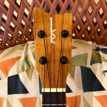 Load image into Gallery viewer, Kamaka HF-2 Concert Ukulele #231265
