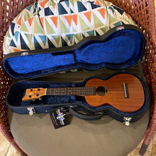 Load image into Gallery viewer, Kamaka HF-2 Concert Ukulele #231265
