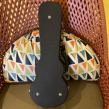 Load image into Gallery viewer, Kamaka HF-2 Concert Ukulele #231265
