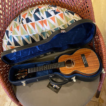 Load image into Gallery viewer, Kamaka HF-3D2I Tenor Ukulele Deluxe2 Slotted Head #240629
