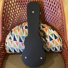 Load image into Gallery viewer, Kamaka HF-3D2I Tenor Ukulele Deluxe2 Slotted Head #240629
