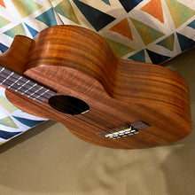 Load image into Gallery viewer, Kamaka HF-3I Slotted-Head Tenor Ukulele #240829
