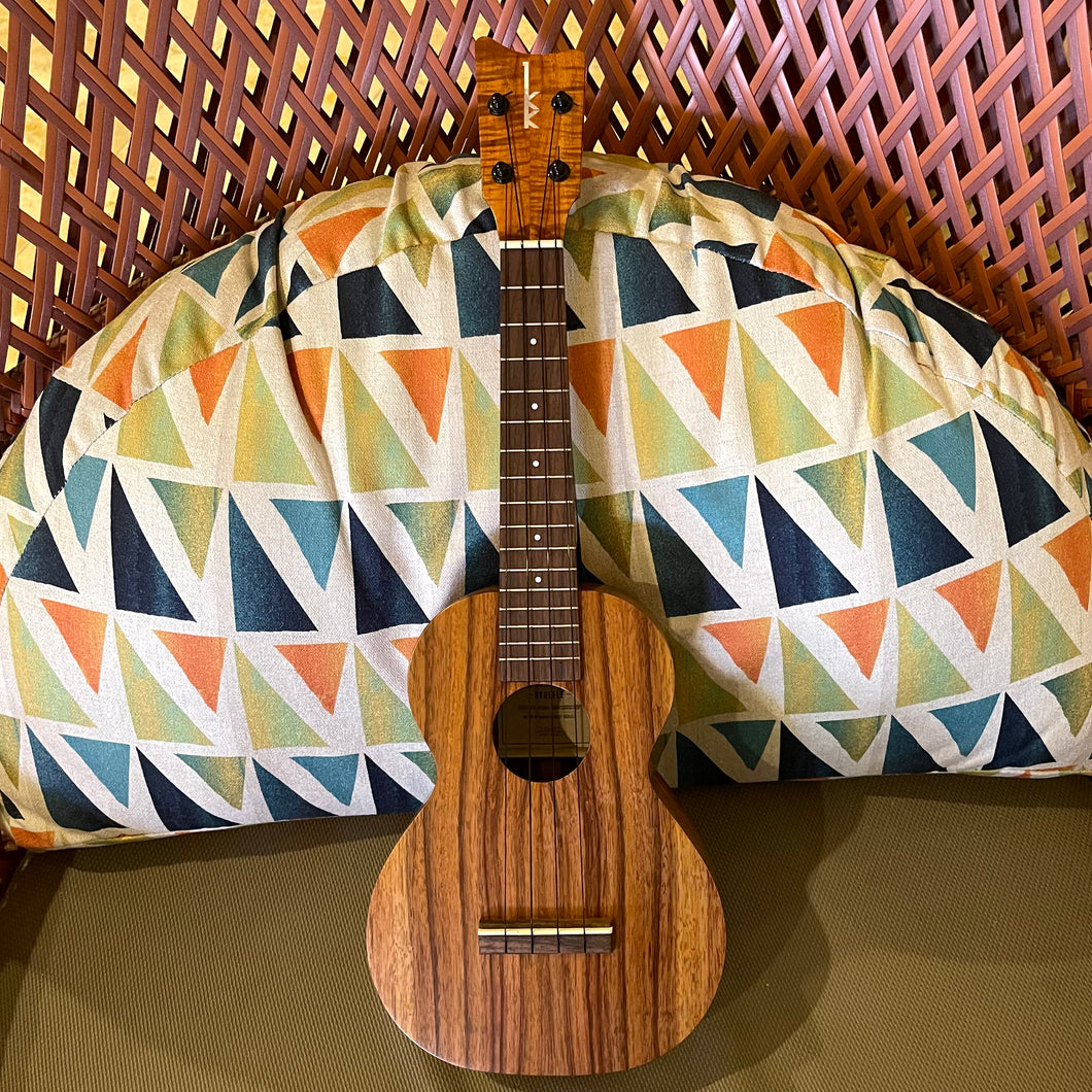 Kamaka HF-2 Concert Ukulele #240452