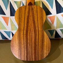 Load image into Gallery viewer, Kamaka HF-2 Concert Ukulele #240452
