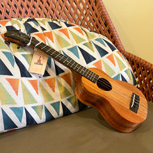 Load image into Gallery viewer, KoAloha KSM-00 Soprano Ukulele #2409041
