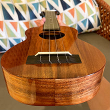 Load image into Gallery viewer, KoAloha KSM-00 Soprano Ukulele #2409041
