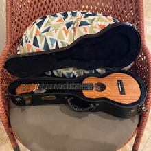 Load image into Gallery viewer, KoAloha KTM-10 Tenor Ukulele #2410091
