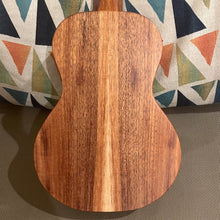 Load image into Gallery viewer, KoAloha KCM-10 Concert Ukulele #2409233
